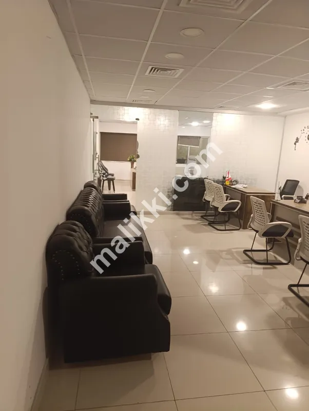 3rd floor   1104 sqft Office Available For Rent