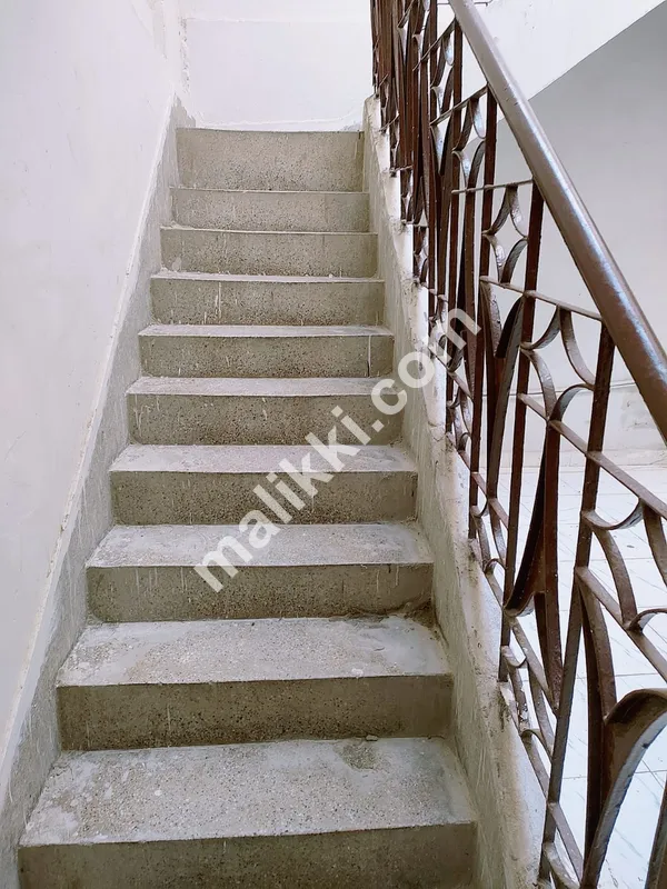 ماڈل کالونی میں فوری مکان برائے فروخت