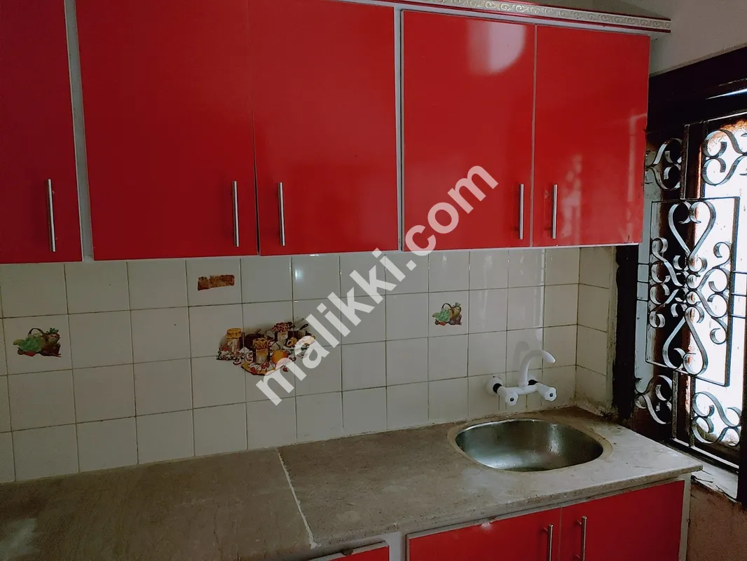 ماڈل کالونی میں فوری مکان برائے فروخت