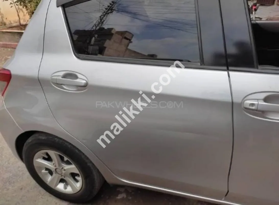 2014 model vitz   2015 import year   Registered in 2017  Available For Sale