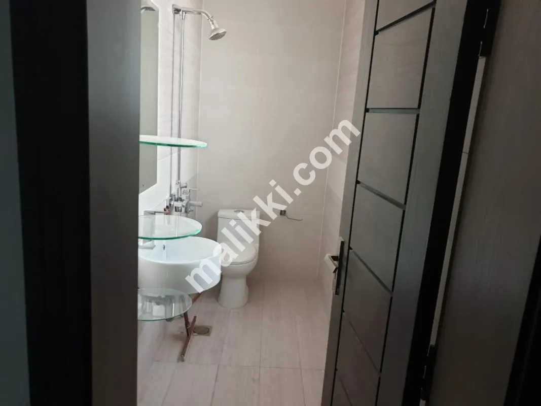     Bahria Town Phase 8    Sector M 5 Marla   Brand New House Available  For Sale