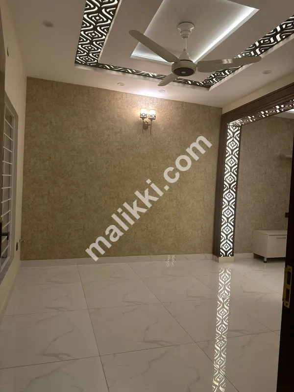     Bahria Town Phase 8    Sector M 5 Marla   Brand New House Available  For Sale