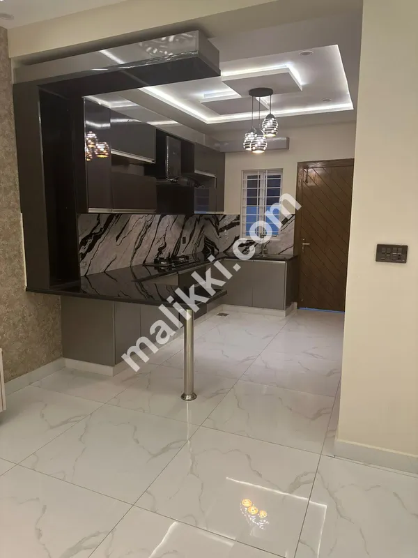     Bahria Town Phase 8    Sector M 5 Marla   Brand New House Available  For Sale