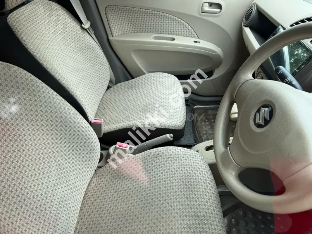 Toyota Vitz F 1.0 2013