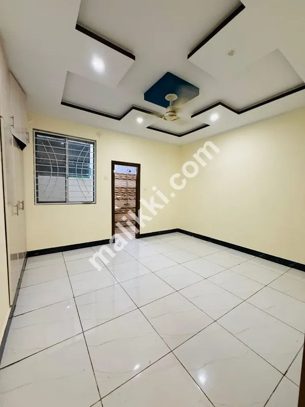 ائیرپورٹ ہاؤسنگ سوسائٹی میں 6 مرلہ مکان برائے فروخت 