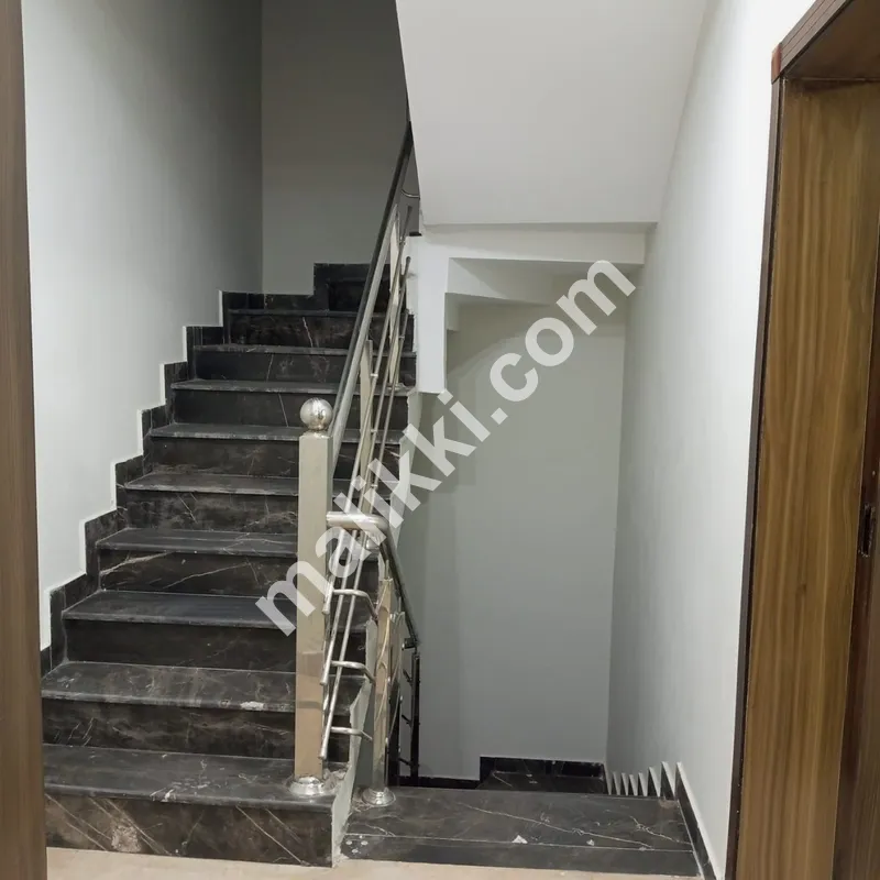 5 بیڈ روم ڈبل سٹوری مکان برائے فروخت 