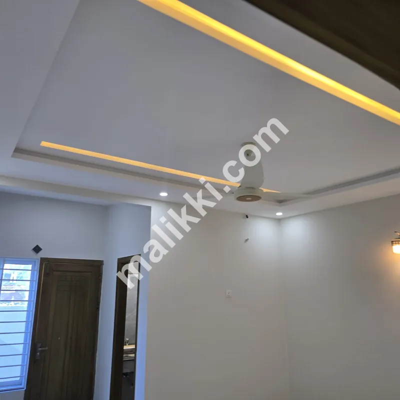 07 Marla House Available For Sale