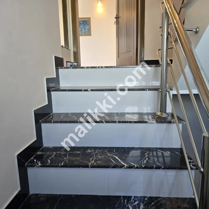 07 Marla House Available For Sale