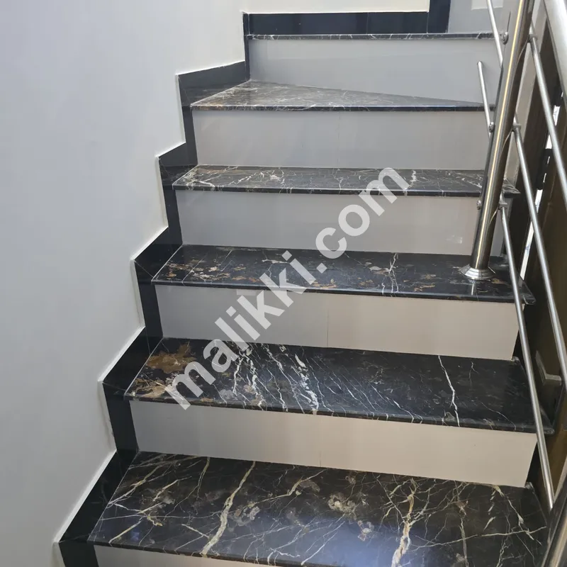 07 Marla House Available For Sale