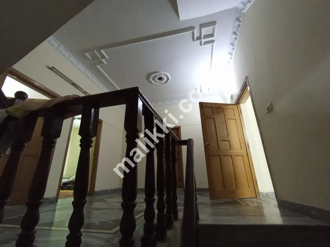 ایئرپورٹ ہاؤسنگ سوسائٹی سیکٹر 2 میں دو منزلہ مکان برائے فروخت