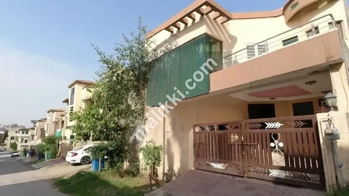 Looking For A On Excellent Location House In Bahria Town Phase 8 - Usman Block-0