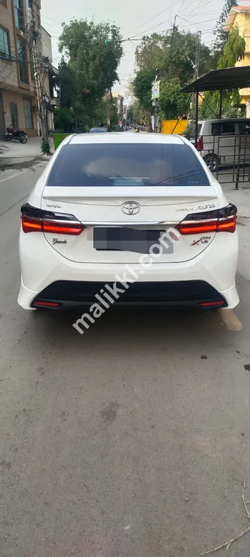 ٹویوٹا کرولا گرانڈے 2017 ماڈل فروخت کے لیے دستیاب ہے۔