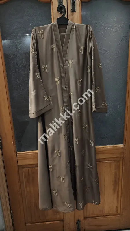 NIDA Fabric Embroidered Abaya