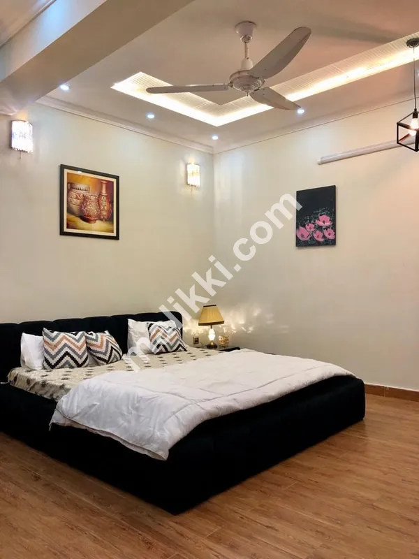 E-11 اسلام آباد میں ایک بیڈروم فل فرنشڈ اپارٹمنٹ کرایہ پر دستیاب ہے۔ 