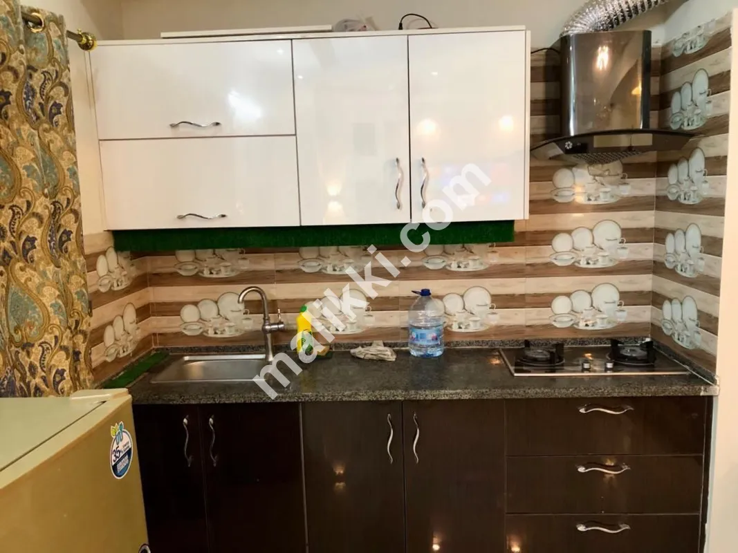 E-11 اسلام آباد میں ایک بیڈروم فل فرنشڈ اپارٹمنٹ کرایہ پر دستیاب ہے۔ 