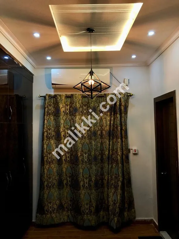 E-11 اسلام آباد میں ایک بیڈروم فل فرنشڈ اپارٹمنٹ کرایہ پر دستیاب ہے۔ 