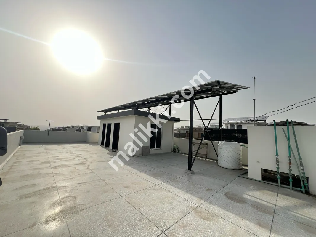 اونچائی والے مقام پر مالک نے ٹھوس مکان بنایا 