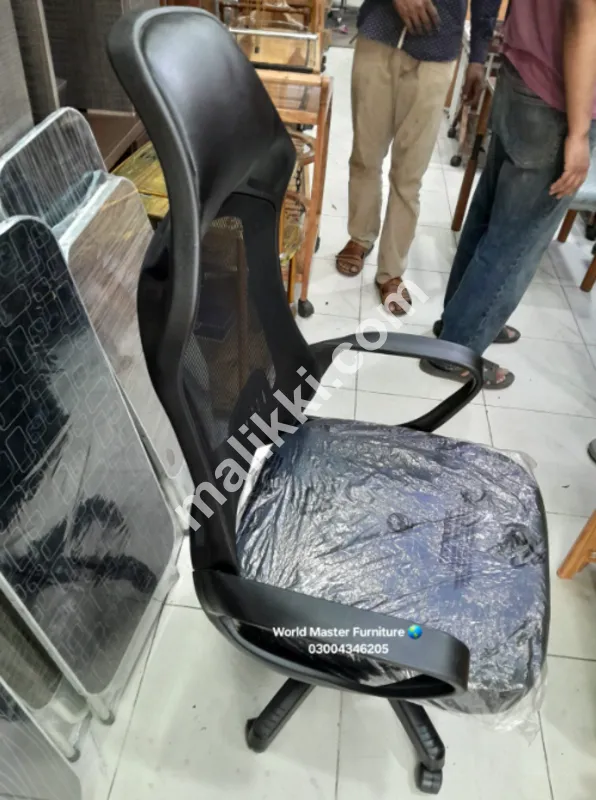 Executive high back revolving chair