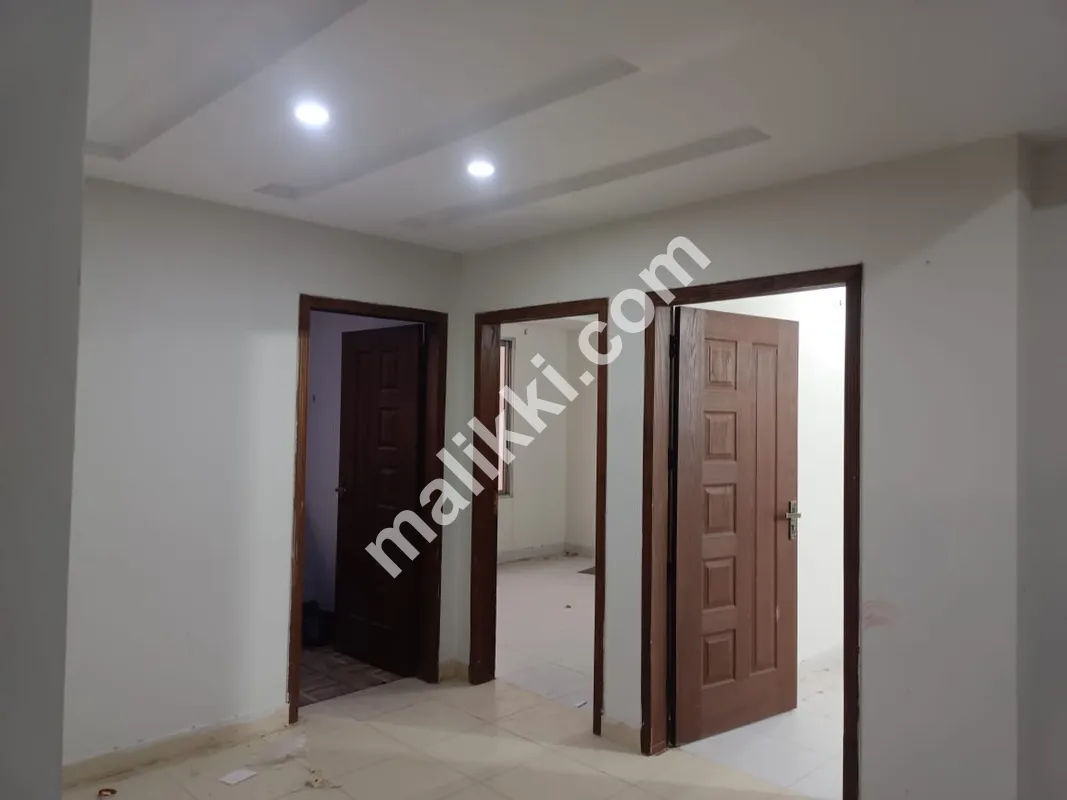 3 side corner 3 bedroom apartment available for sale 