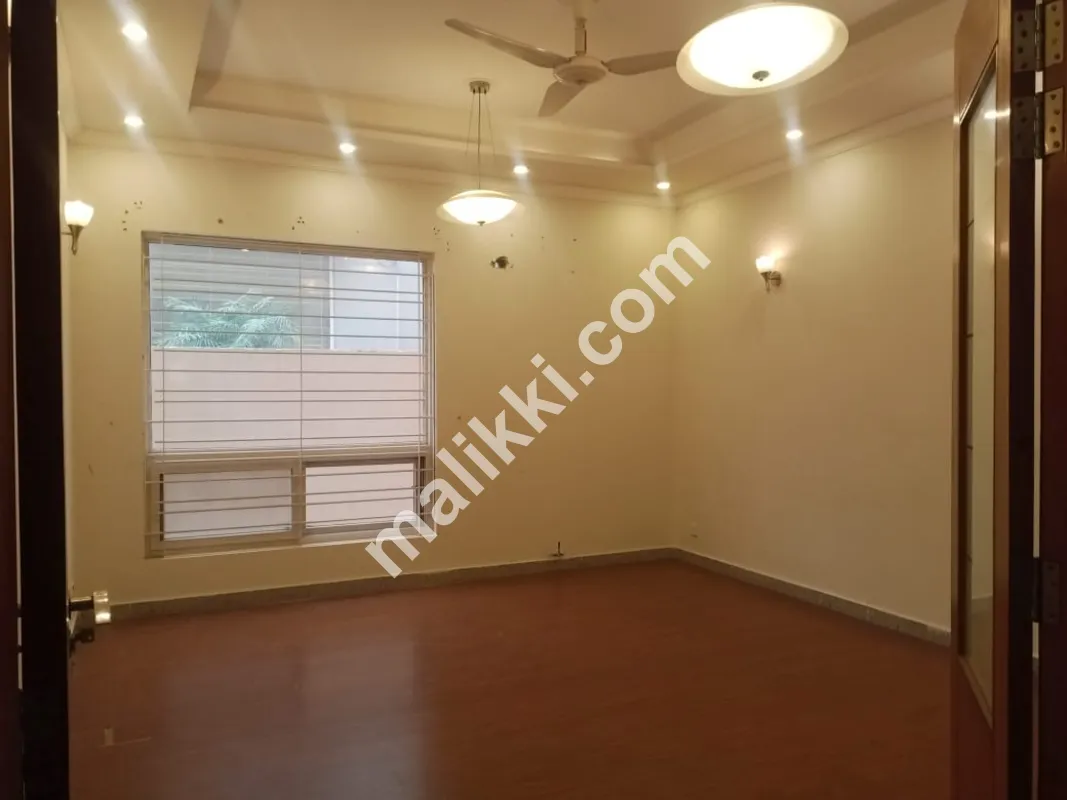 1 Kanal Triple Story House for Sale 