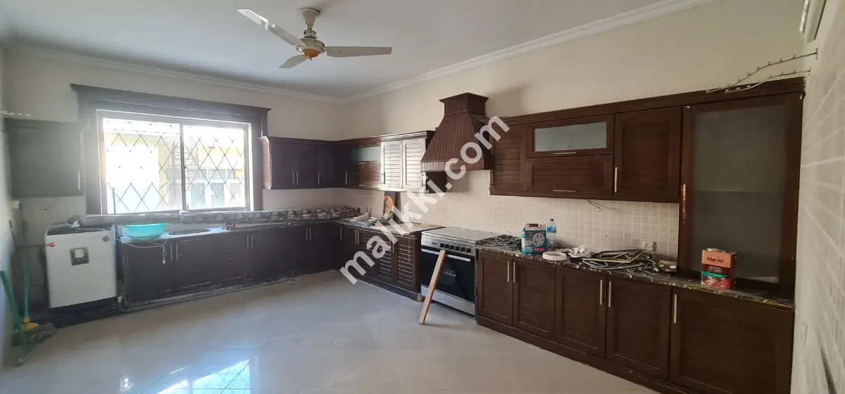 F-10/1: 1200 Yards Corner House, Double Unit, Basement, 8 Bedrooms, 2 Kitchens, Huge Drawing/Dining, 3 Huge TV Lounges, 2 Servant Quarters, 8-Car Parking, Foreigners Preferred, Rent 15 Lakh.