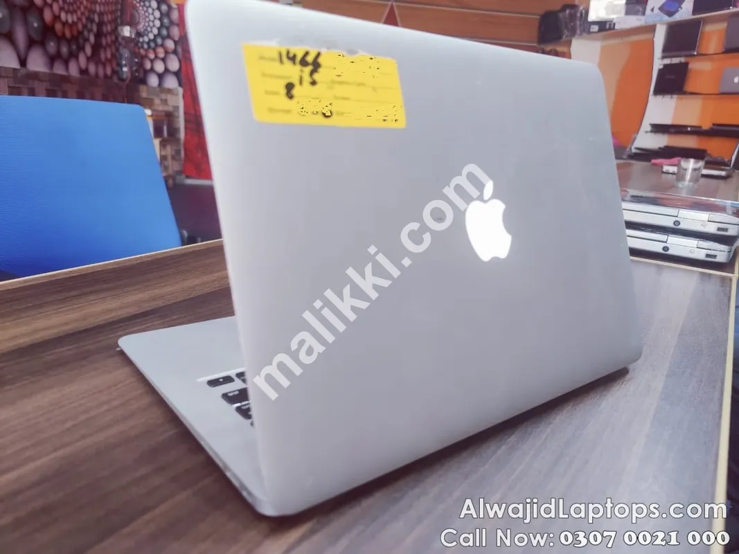 Apple Macbook air 2015 Core i5 8GB Ram 256GB SSD 13.3 inches Display