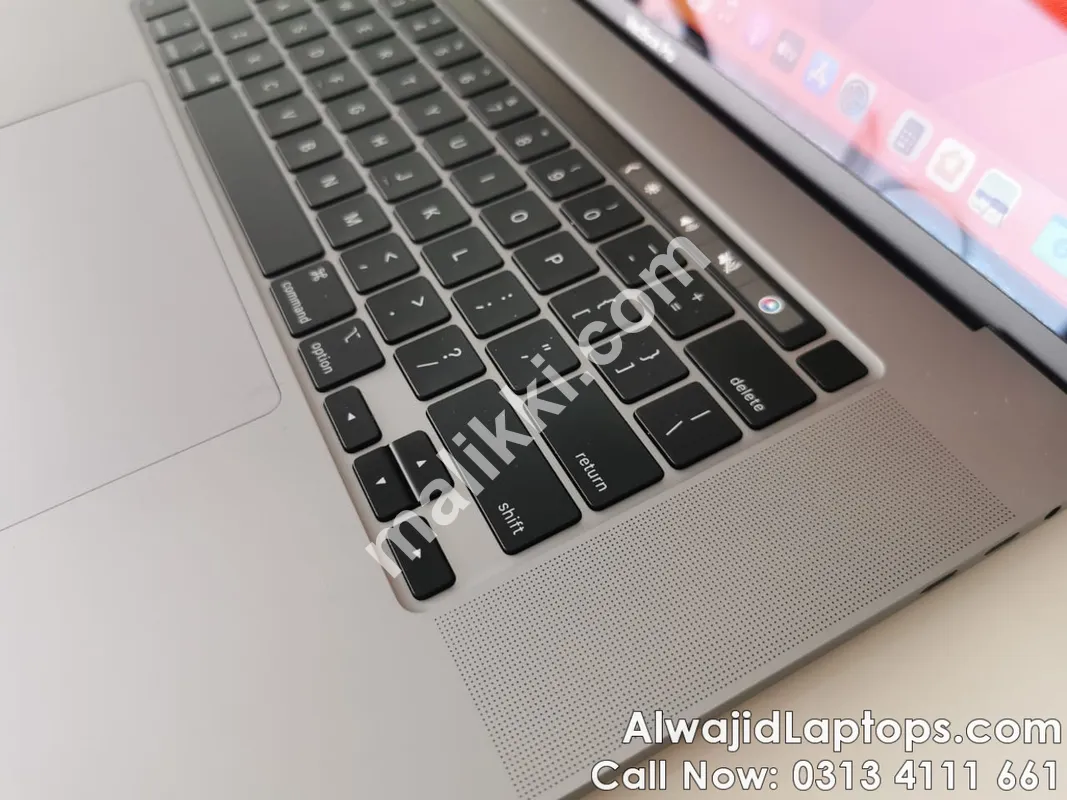 Apple Macbook Pro 15 Core i7 2016 15 inches Retina touch bar