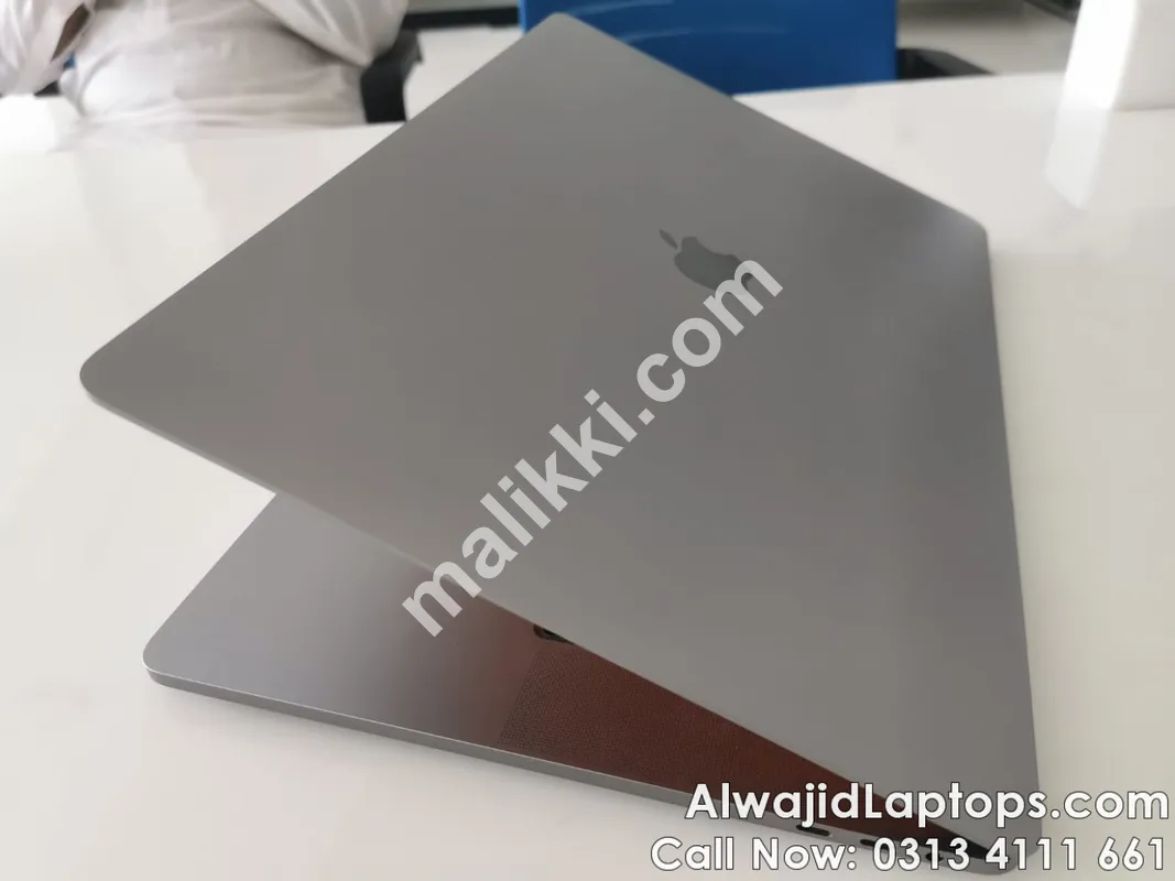 Apple Macbook Pro 15 Core i7 2016 15 inches Retina touch bar