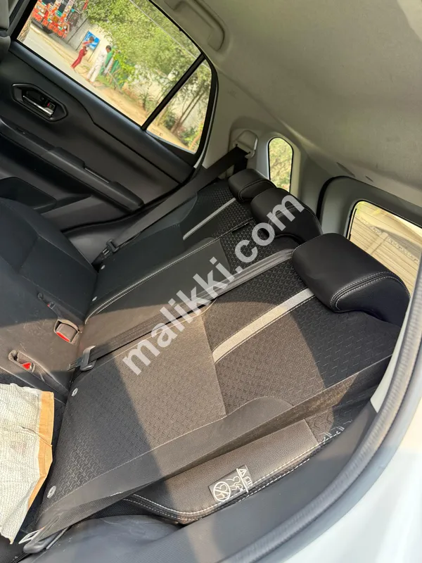 ڈائی ہاٹسو راکی پریمیم (مکمل اختیارات) 2020 ماڈل۔ اپریل 2025 کی آمد فروخت کے لیے دستیاب ہے۔