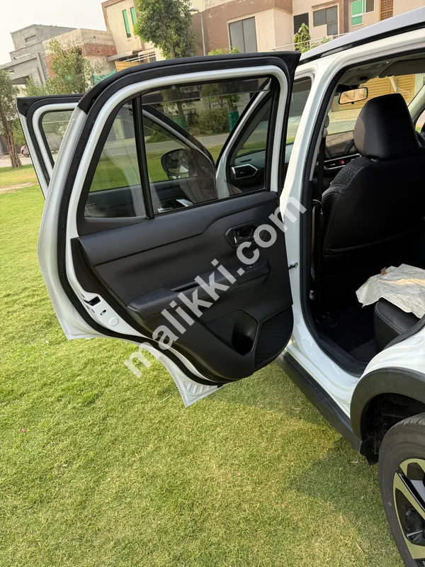 ڈائی ہاٹسو راکی پریمیم (مکمل اختیارات) 2020 ماڈل۔ اپریل 2025 کی آمد فروخت کے لیے دستیاب ہے۔