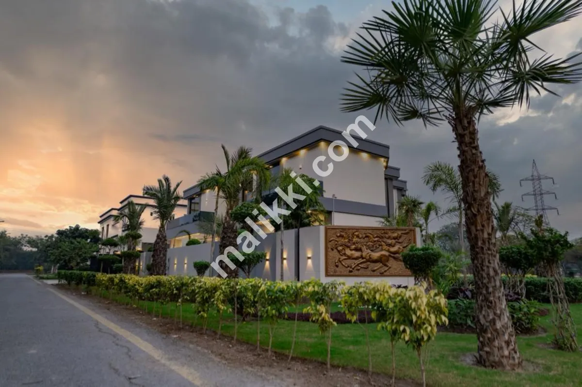 ڈی ایچ اے فیز 5 بلاک جی میں 35 مرلہ مکان برائے فروخت