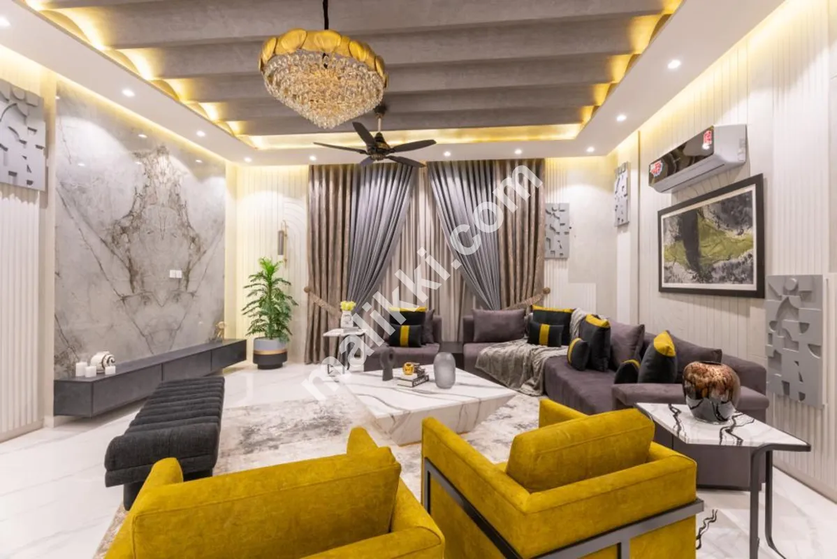 ڈی ایچ اے فیز 5 بلاک جی میں 35 مرلہ مکان برائے فروخت