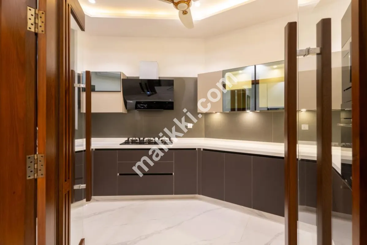 ڈی ایچ اے فیز 5 بلاک جی میں 35 مرلہ مکان برائے فروخت