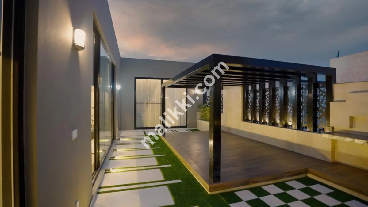 ڈی ایچ اے فیز 5 بلاک جی میں 35 مرلہ مکان برائے فروخت