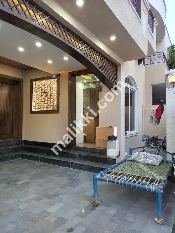 Bahria Town Phase 8 - 8 Marla Triple Story House With Basement Perfectly Constructed, Outstanding Location