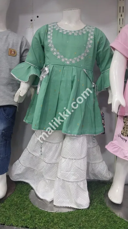 green Casual Dress For Baby Girls-0