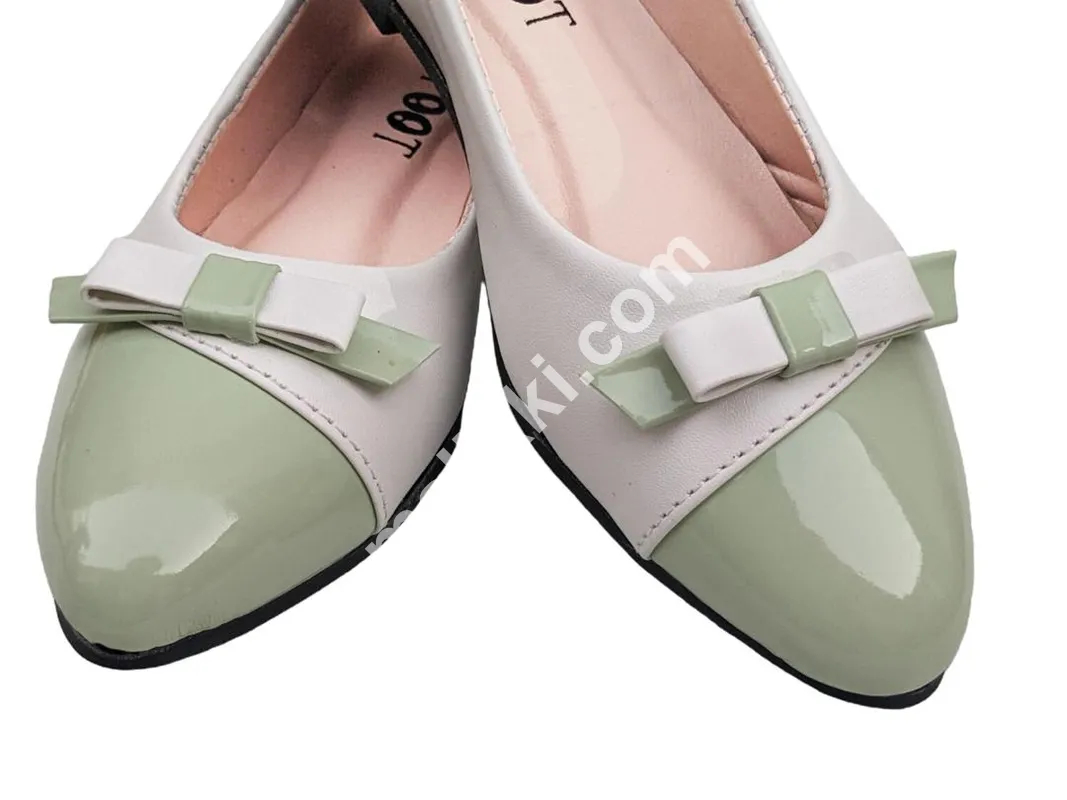 خواتین کے فینسی جوتے