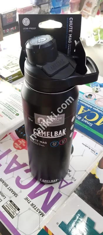 Camelbak Chute Mag 32 oz(1 L) w/Magnetic Quick Stow Cap Black 