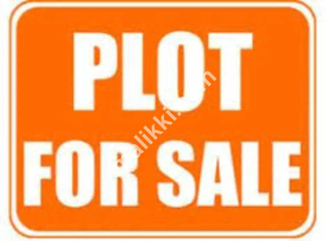 I Block 10 Marla Plot For Sale-0