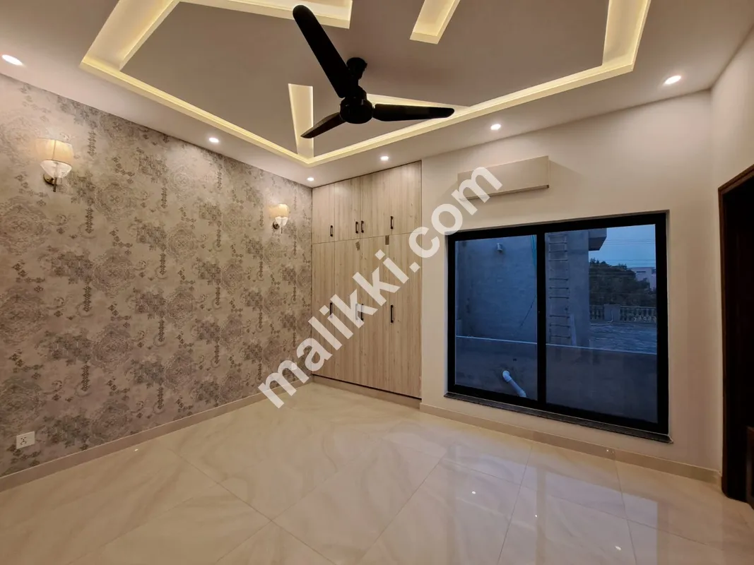 5 marla house for sale in lake City 