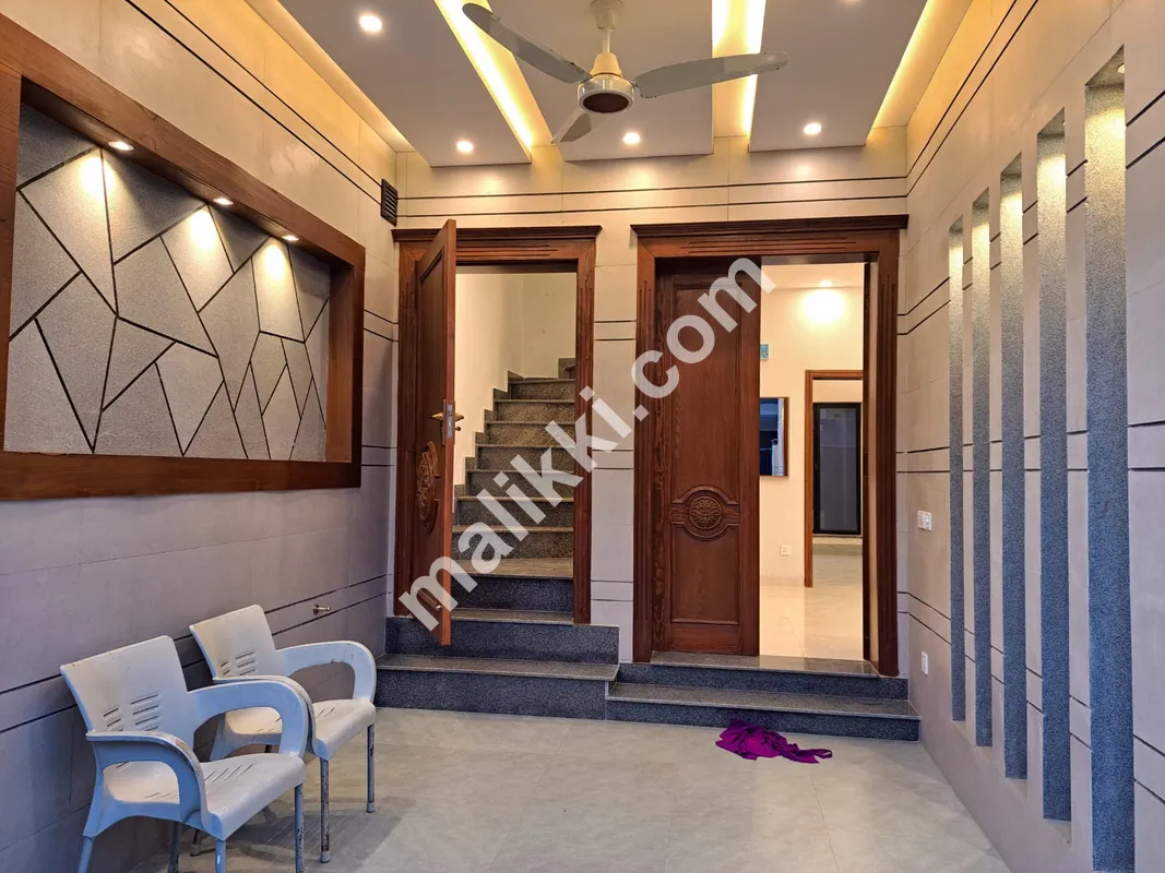 5 marla house for sale in lake City 