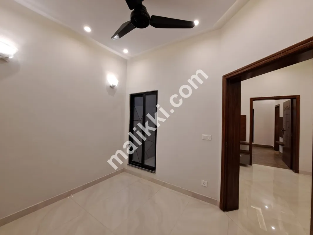 5 marla house for sale in lake City 