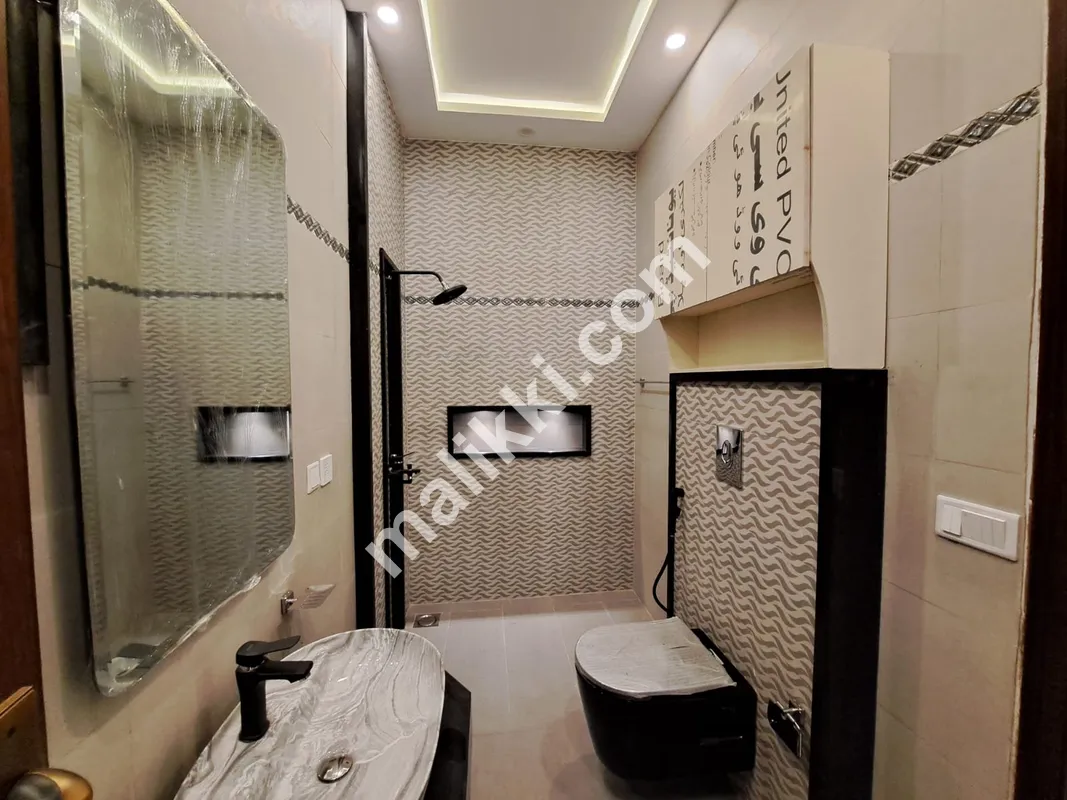 5 marla house for sale in lake City 