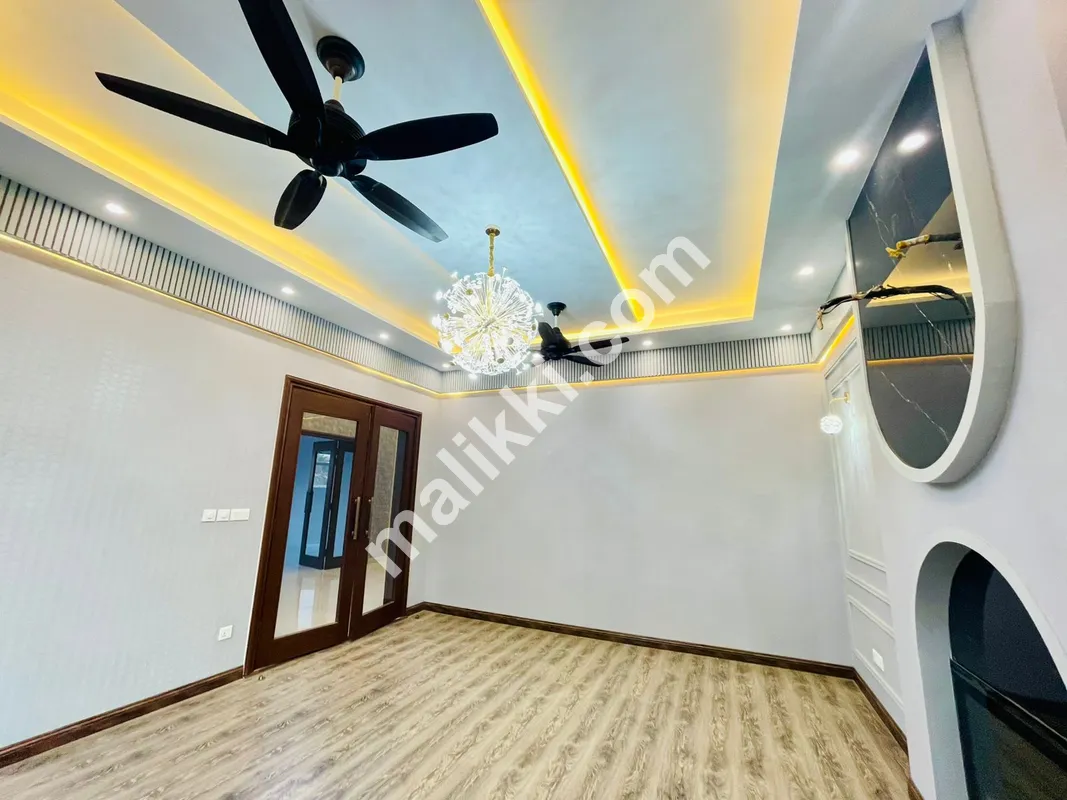 1 کنال گھر کارنر لیک سٹی