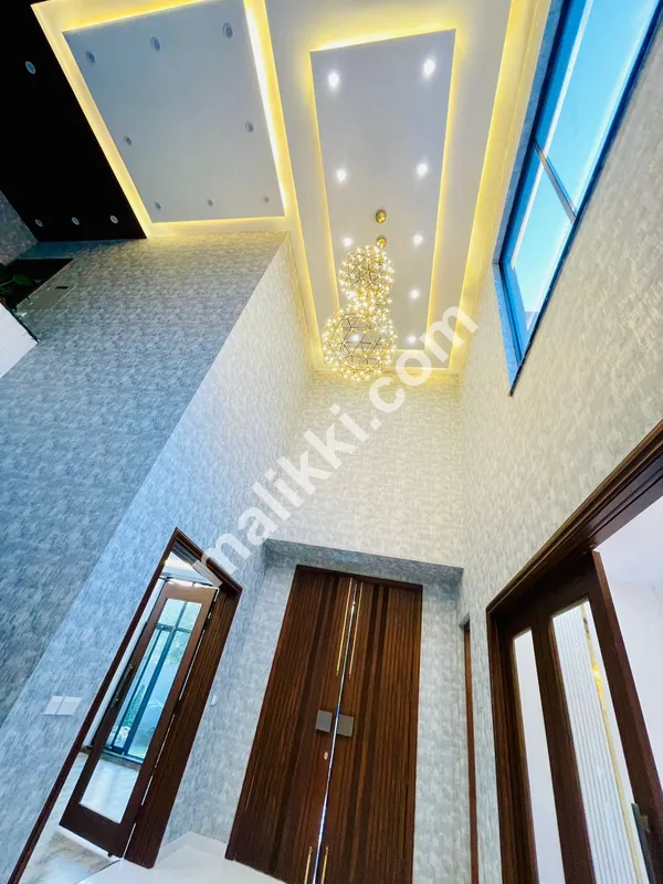 1 کنال گھر کارنر لیک سٹی