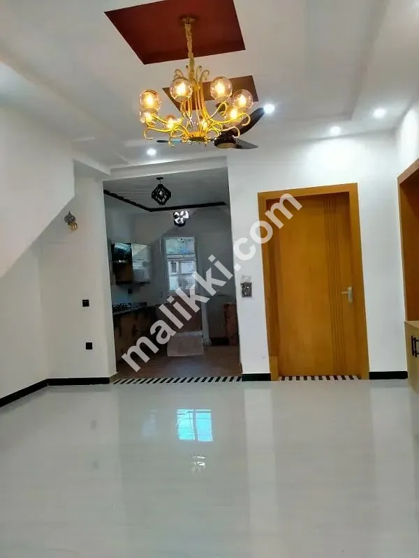 7 Marla House In Central Bahria Town Phase 8 - Ali Block For Sale