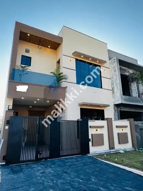 Bahria Town Phase, 8 5 Marla Brand New Beautiful House 2 Marla Extra Land Back Side