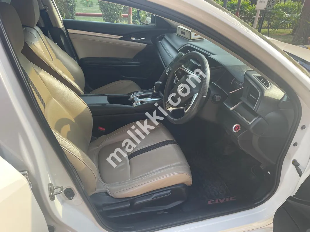 Honda Civic 1.8 i-VTEC 2022 Model Available For Sale