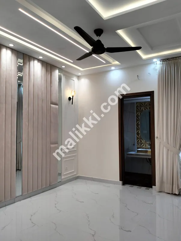 10 Marla Luxury Designer Double Heighted Brand New House For Sale