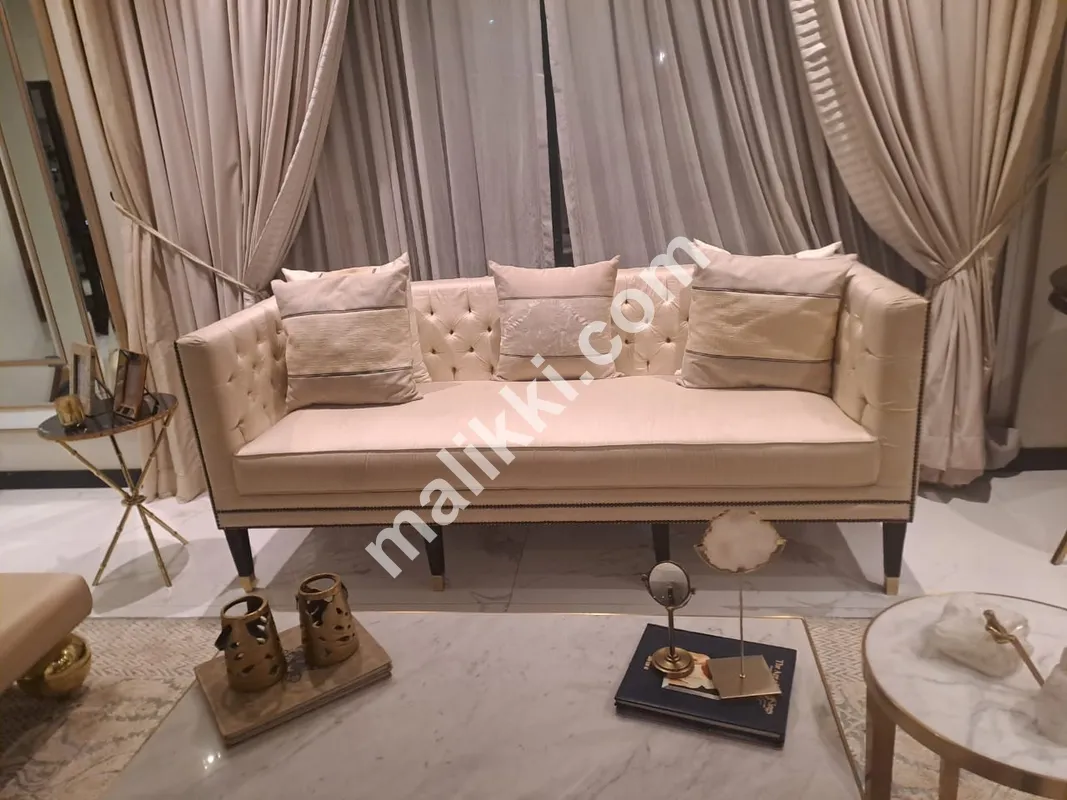 Creme 3 Seater Sofa With Cushions 